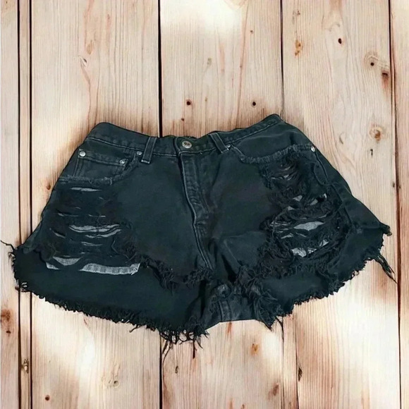 Vintage Levi’s Silver Tab High Rise Distressed Black Shorts Size 26” - Picture 1 of 11